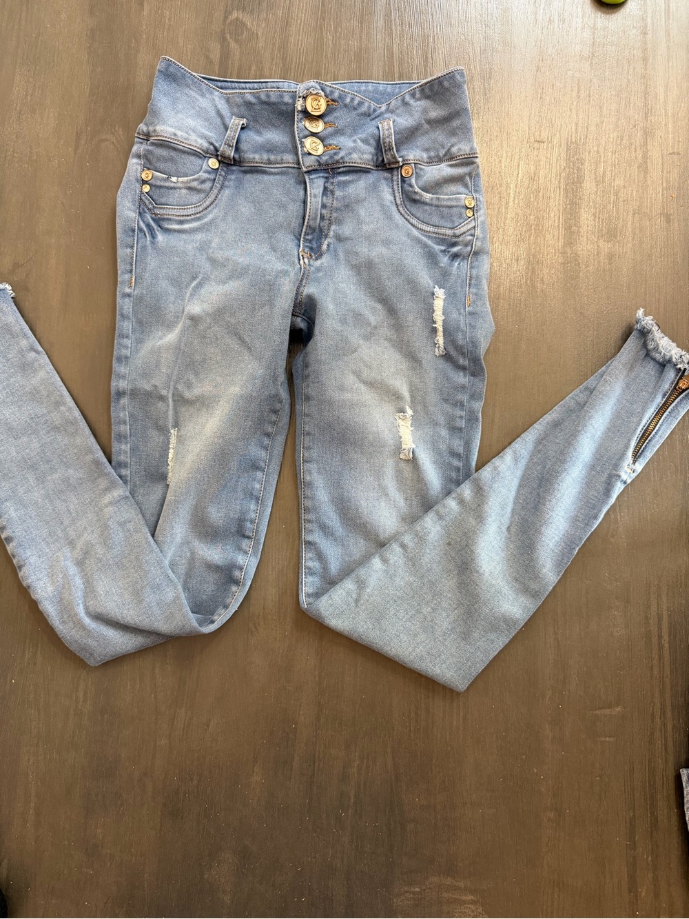 Zagi Light Wash Distressed Skinny Jeans Size 6